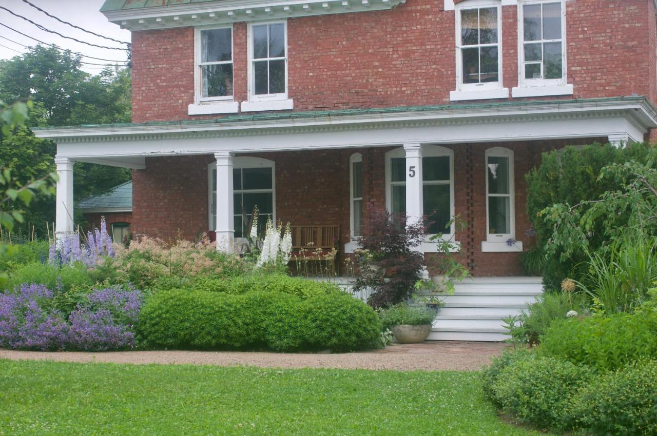 Napier House Apartment Campbellton Bagian luar foto