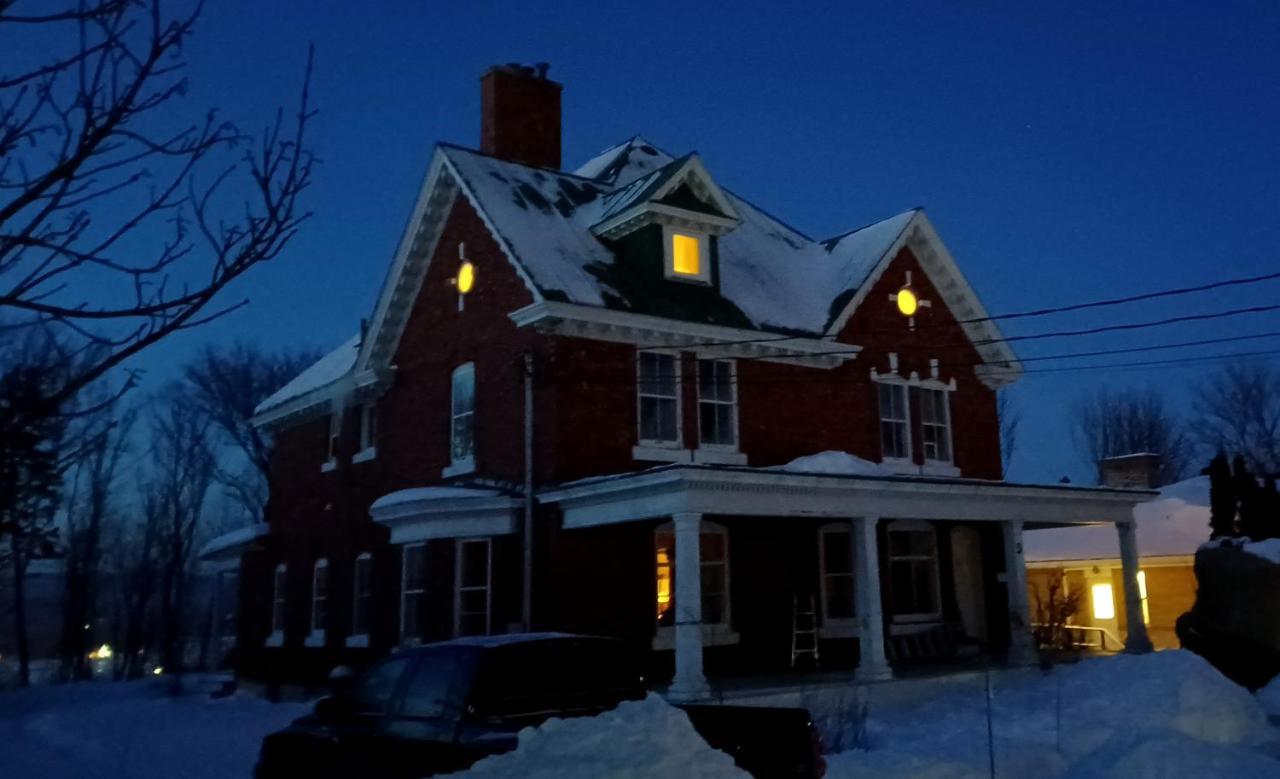Napier House Apartment Campbellton Bagian luar foto